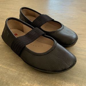 Girls dress shoe